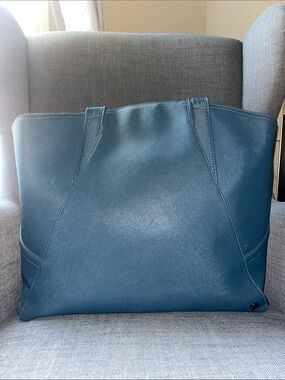 Lululemon All Day Tote Bag - Sleek Everyday Carry in Blue